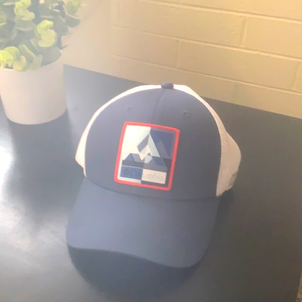 Columbia adjustable hat, EUC